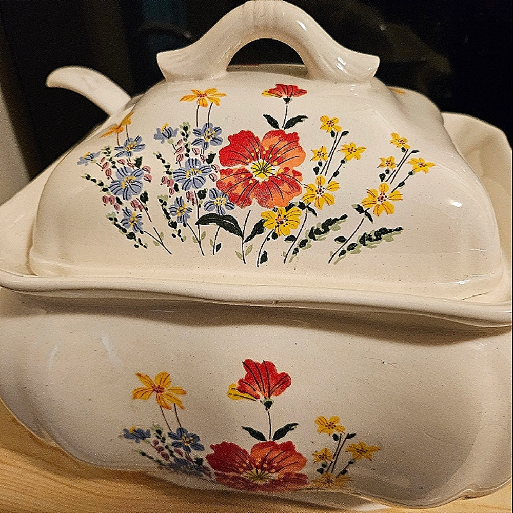 Serving Bowl With Spoon